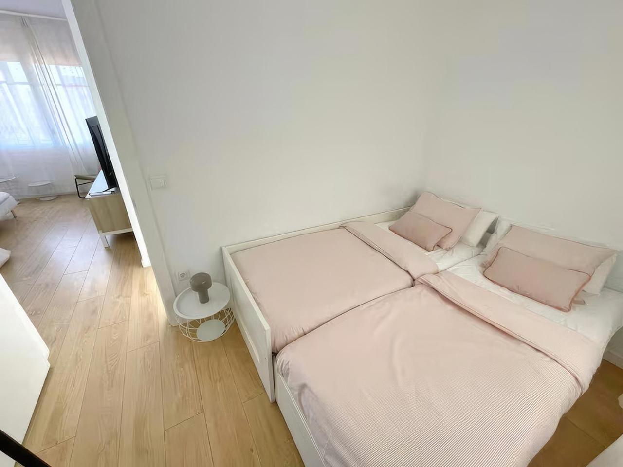 Acojedor Piso Cerca Del Metro Apartment Cornellà de Llobregat Екстериор снимка